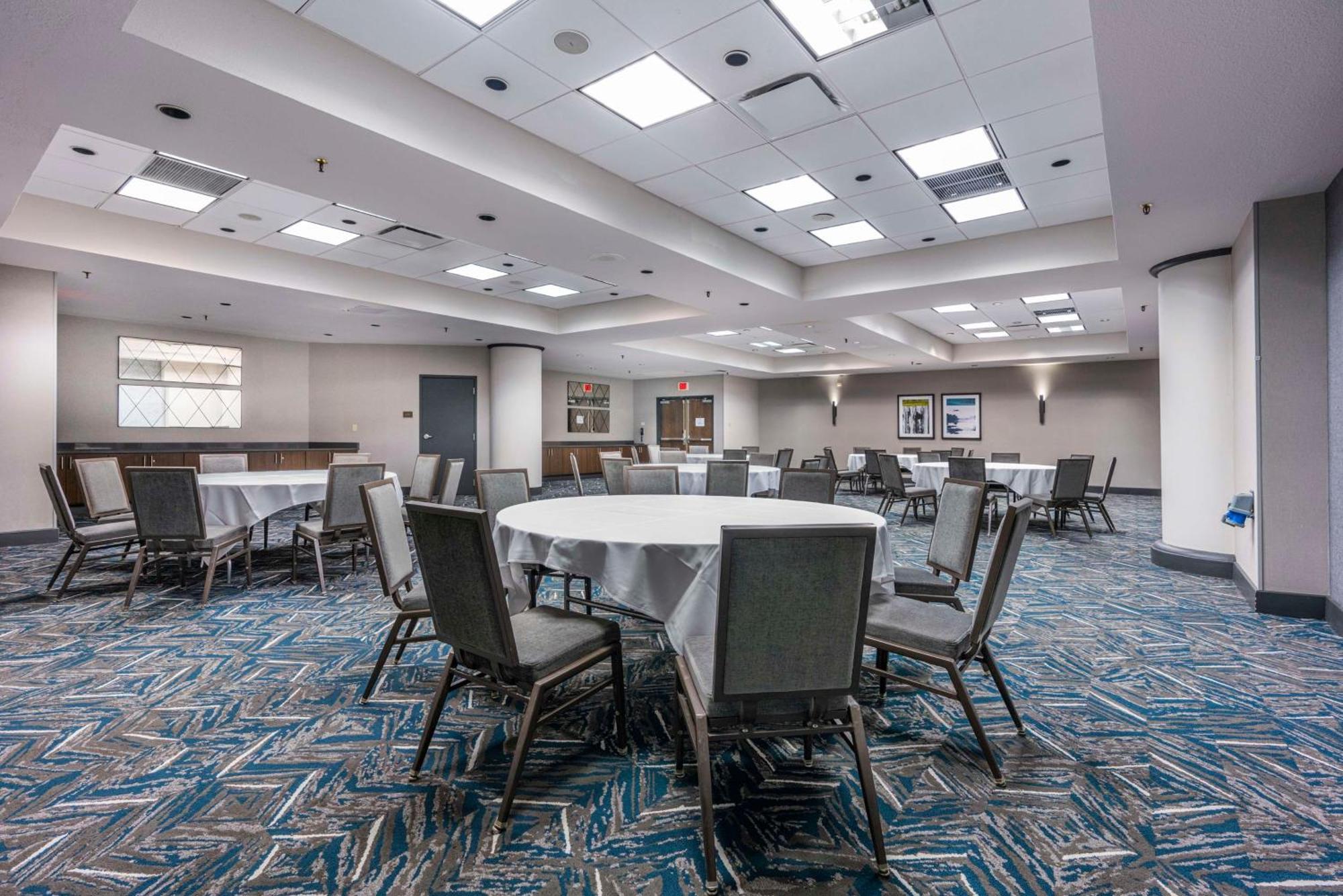 Embassy Suites By Hilton Indianapolis Downtown Exteriér fotografie